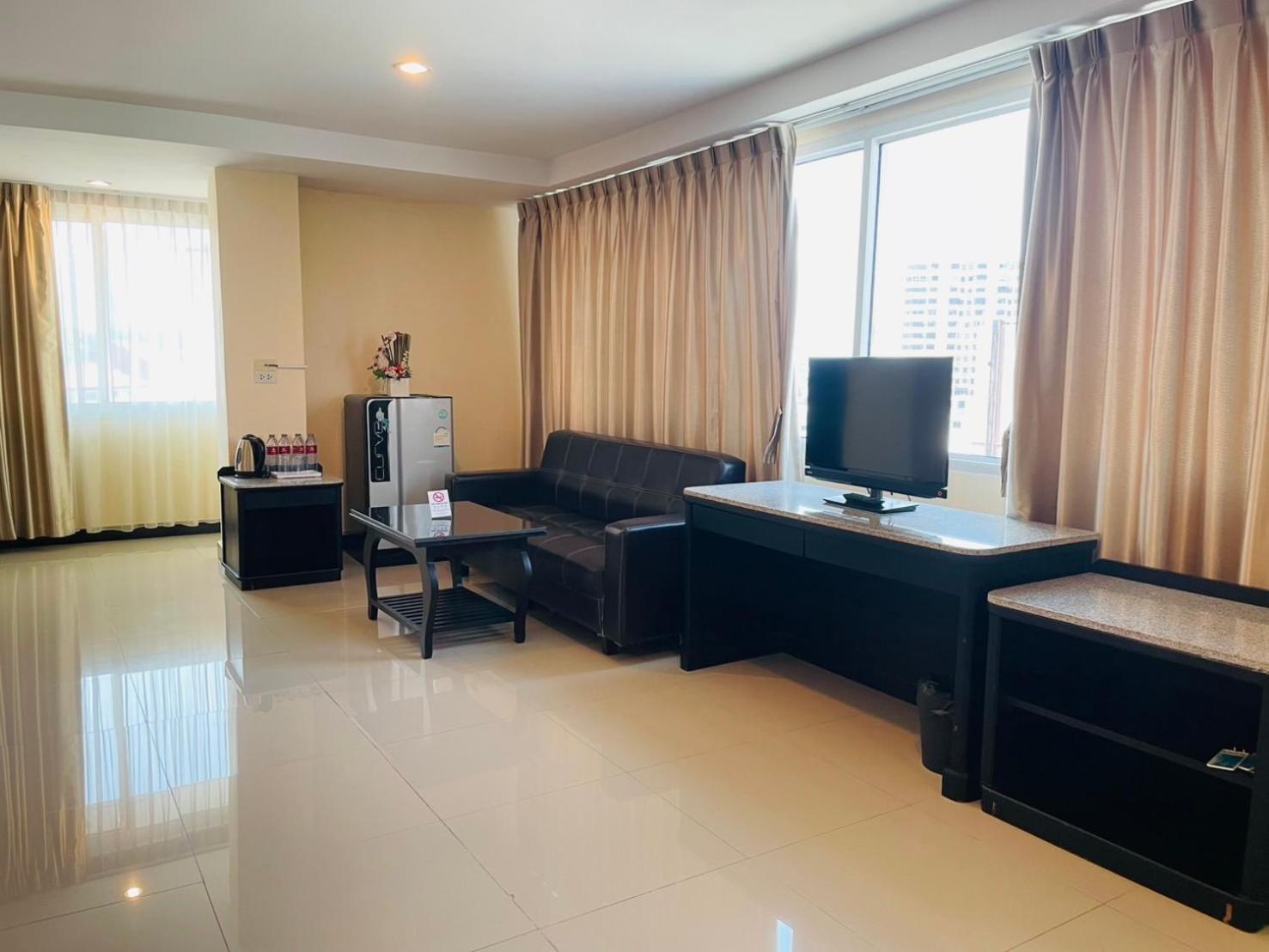 The Grand Day Night Hotell Pattaya Eksteriør bilde