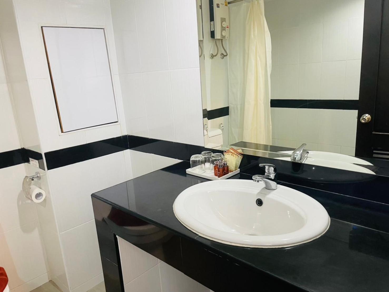 The Grand Day Night Hotell Pattaya Eksteriør bilde