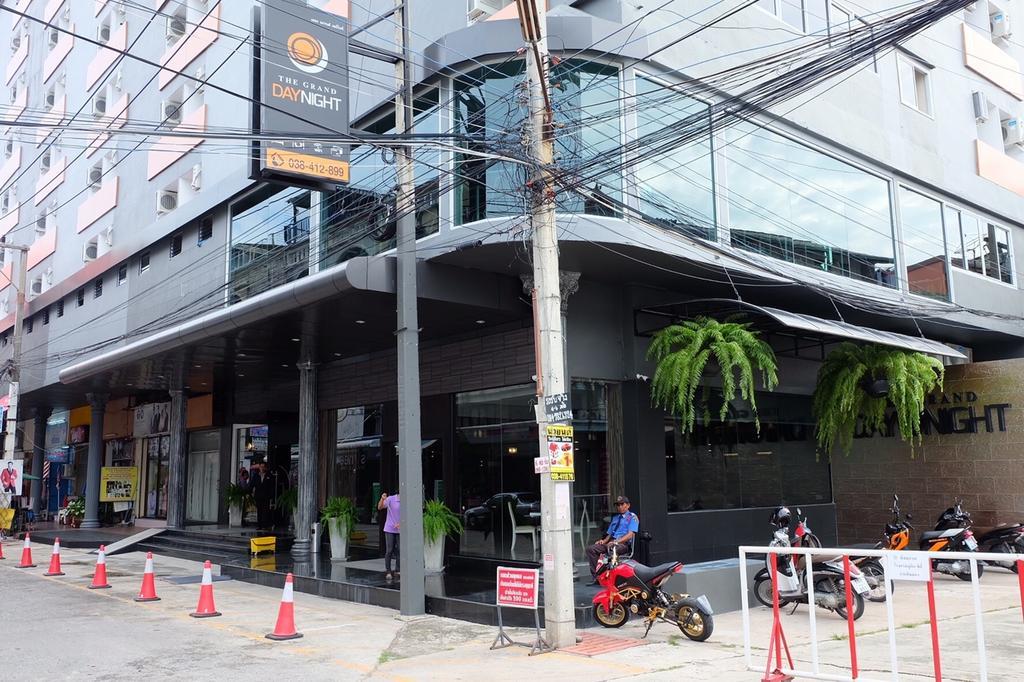 The Grand Day Night Hotell Pattaya Eksteriør bilde