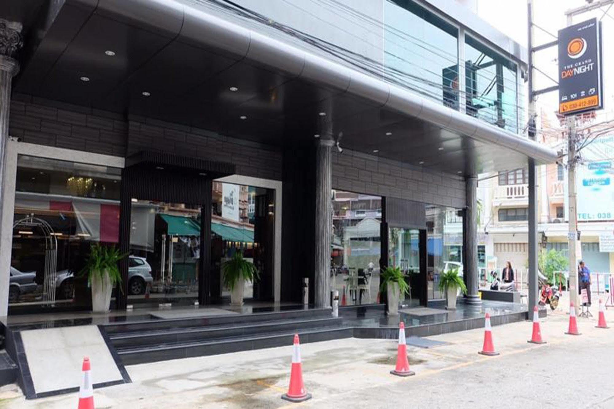 The Grand Day Night Hotell Pattaya Eksteriør bilde
